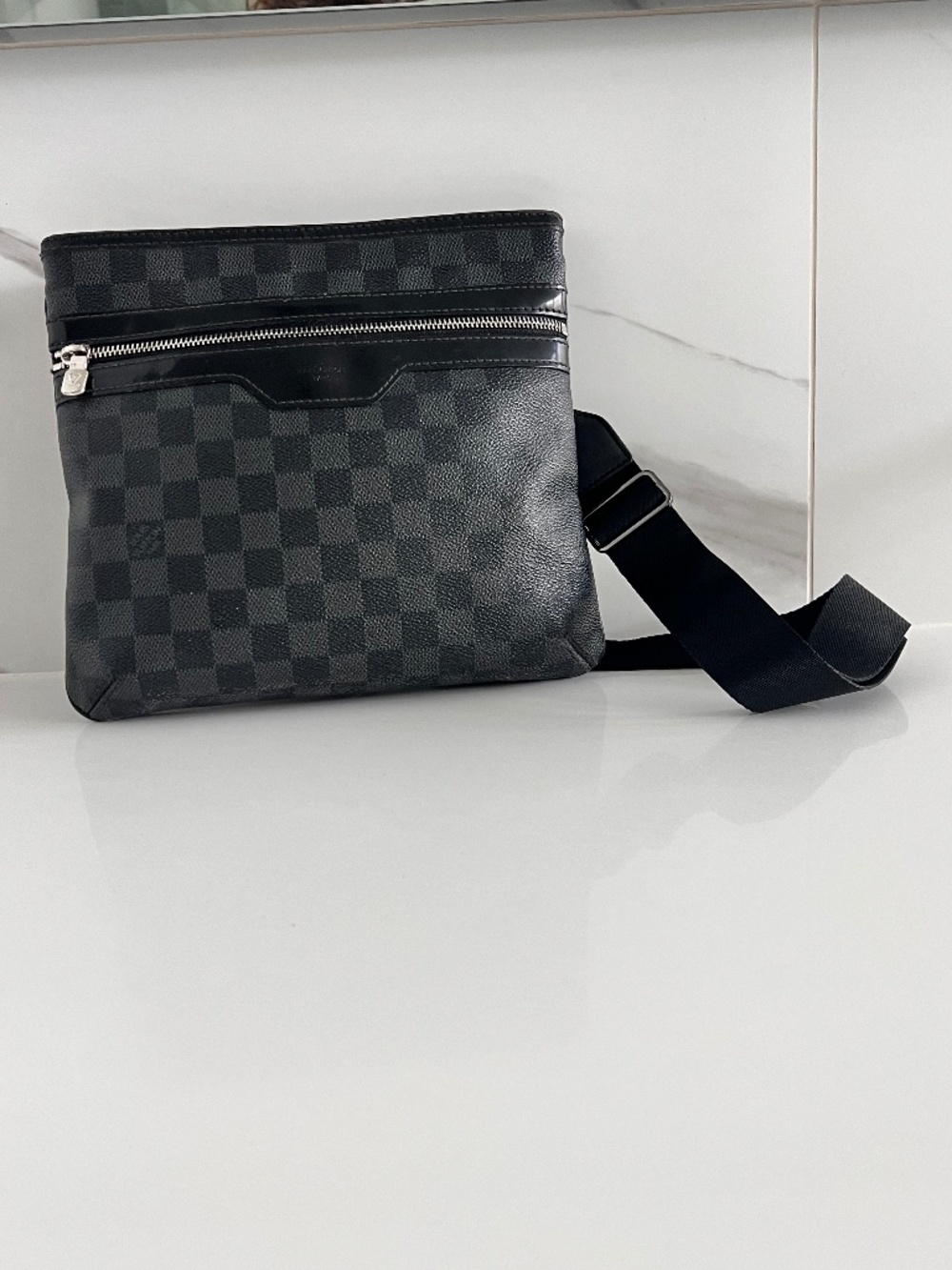 Louis Vuitton Damier Graphite Canvas Gray Black Crossbody Messenger Bag | Adjust
